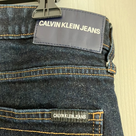 Calvin Klein Jeans - Picture 6 of 9